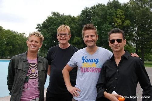 Из больницы выписали лидера Depeche Mode