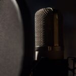 Микрофон и поп фильтр