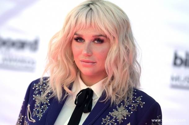 Kesha написала песню из нового альбома в больнице